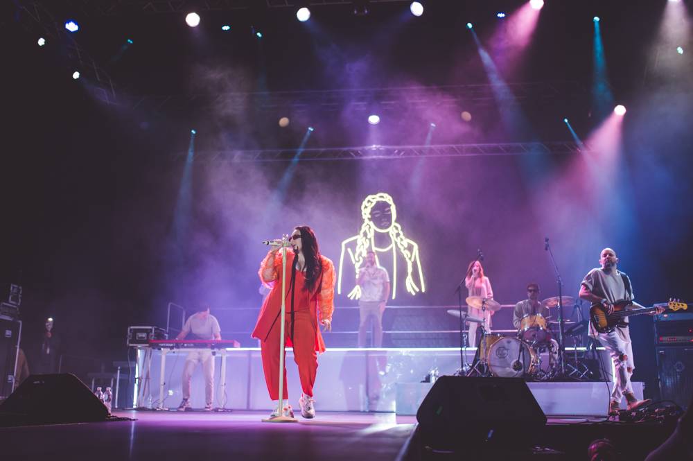 Ewa Farna odstartovala turné k desce Umami, do Ostravy přijela se Sofianem Medjmedj