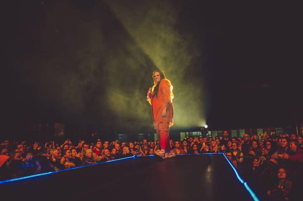 Ewa Farna odstartovala turné k desce Umami, do Ostravy přijela se Sofianem Medjmedj