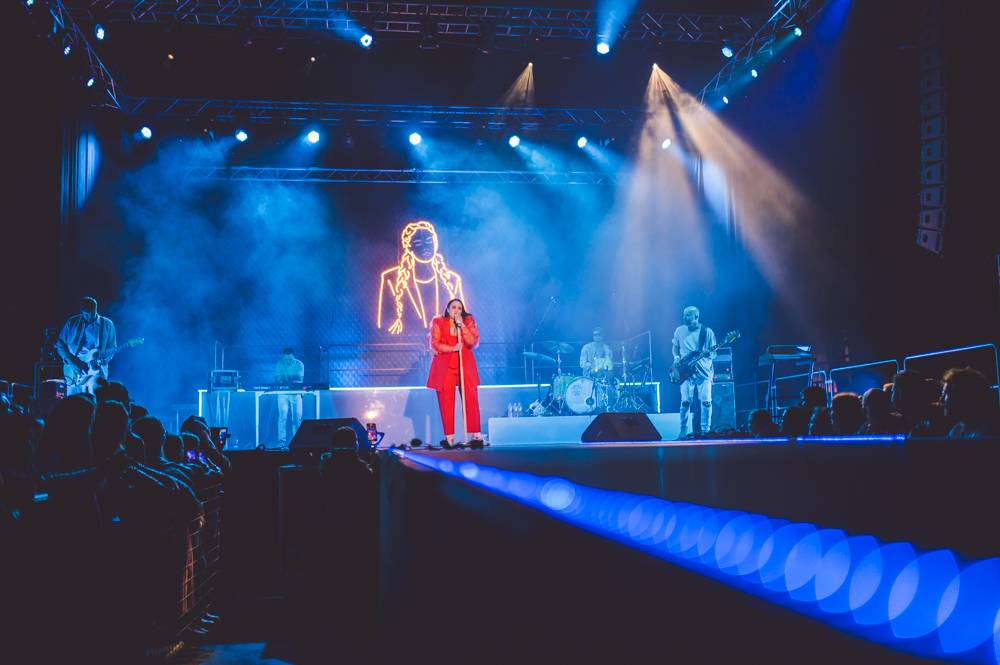 Ewa Farna odstartovala turné k desce Umami, do Ostravy přijela se Sofianem Medjmedj