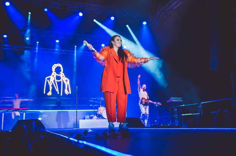 Ewa Farna odstartovala turné k desce Umami, do Ostravy přijela se Sofianem Medjmedj