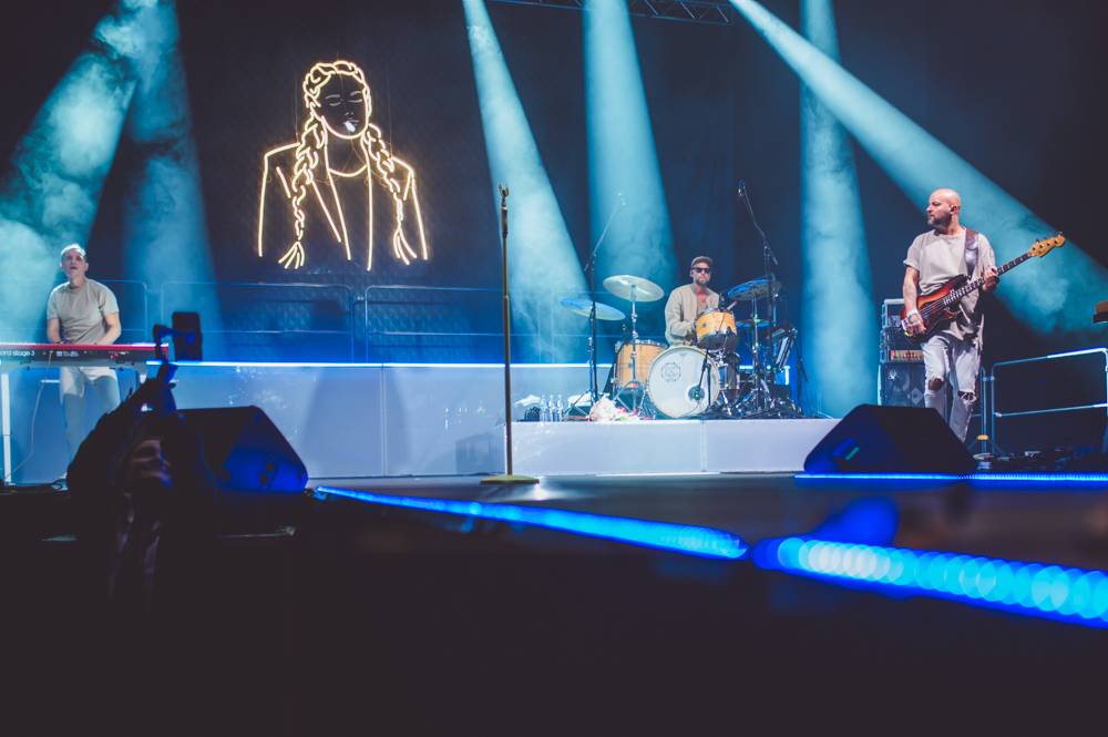 Ewa Farna odstartovala turné k desce Umami, do Ostravy přijela se Sofianem Medjmedj