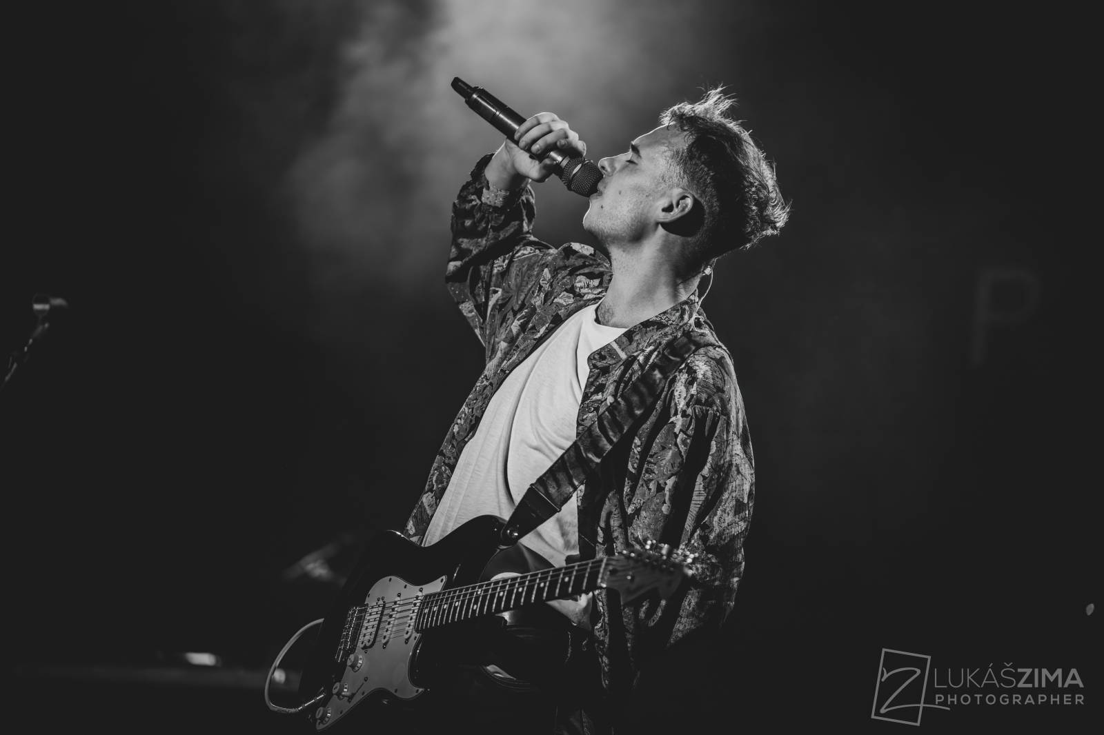 Poetika naposledy v úplné sestavě. Fanoušci se v Roxy loučili s Edou Rovenským