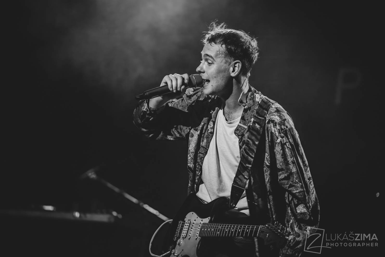 Poetika naposledy v úplné sestavě. Fanoušci se v Roxy loučili s Edou Rovenským