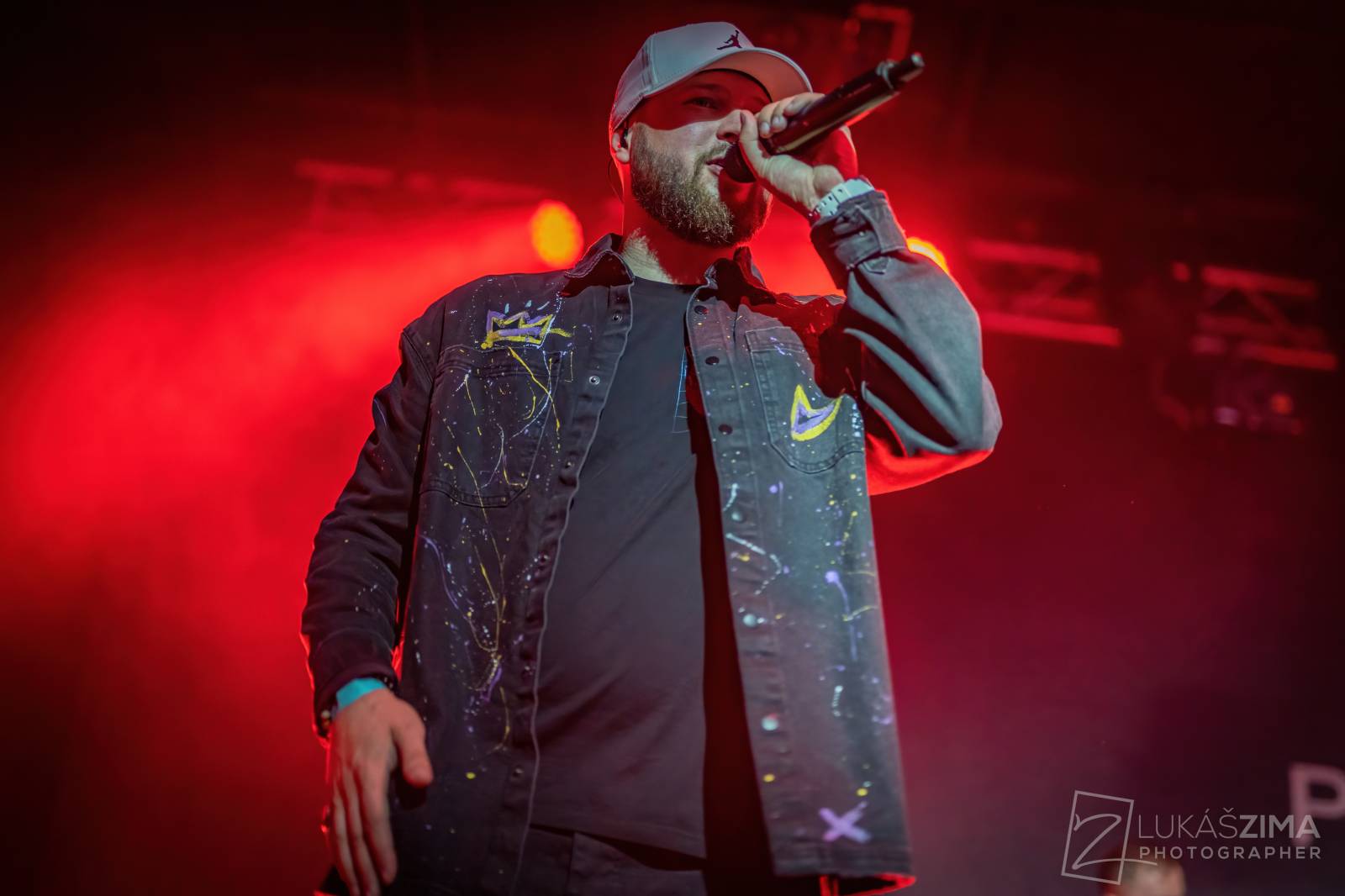 Poetika naposledy v úplné sestavě. Fanoušci se v Roxy loučili s Edou Rovenským