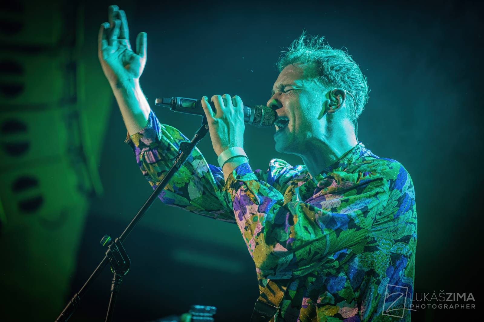 Poetika naposledy v úplné sestavě. Fanoušci se v Roxy loučili s Edou Rovenským