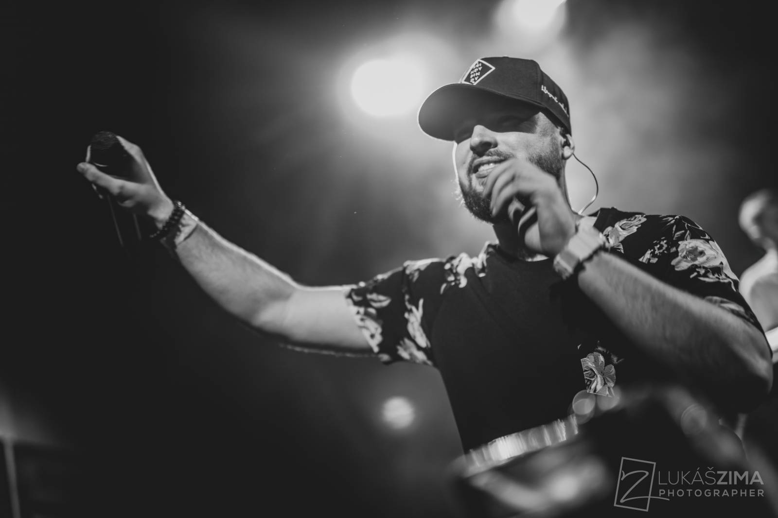 Poetika naposledy v úplné sestavě. Fanoušci se v Roxy loučili s Edou Rovenským