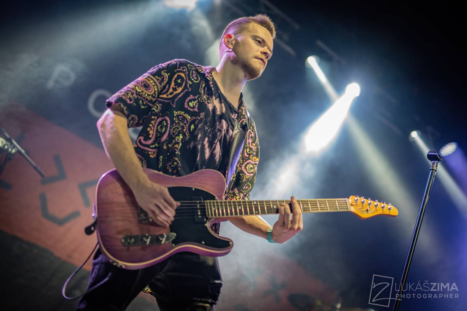 Poetika naposledy v úplné sestavě. Fanoušci se v Roxy loučili s Edou Rovenským