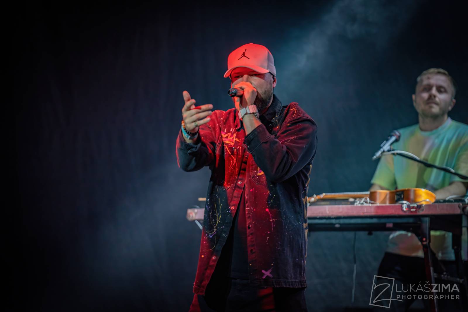 Poetika naposledy v úplné sestavě. Fanoušci se v Roxy loučili s Edou Rovenským