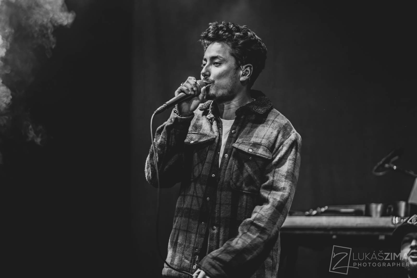 Poetika naposledy v úplné sestavě. Fanoušci se v Roxy loučili s Edou Rovenským