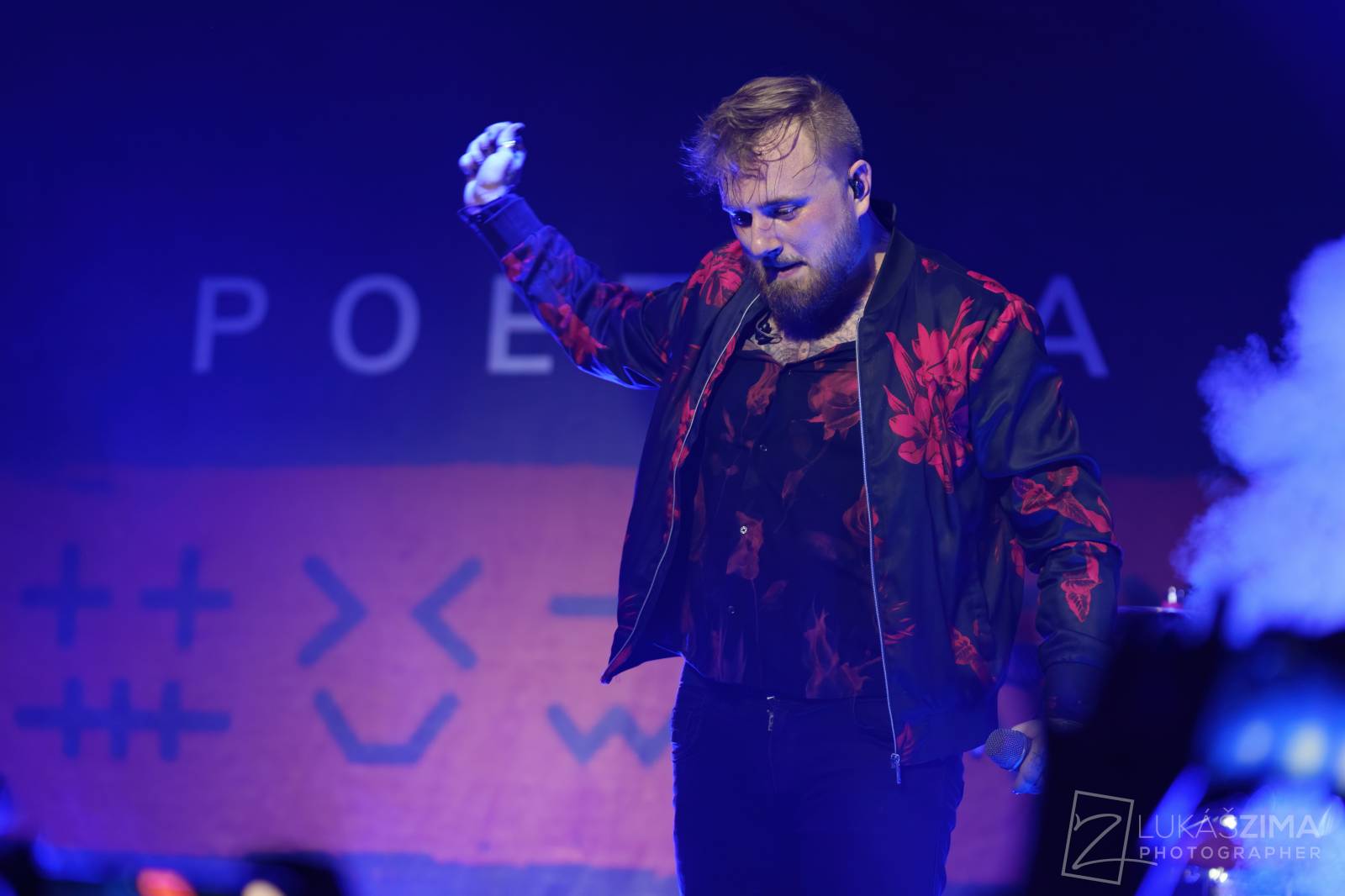 Poetika naposledy v úplné sestavě. Fanoušci se v Roxy loučili s Edou Rovenským