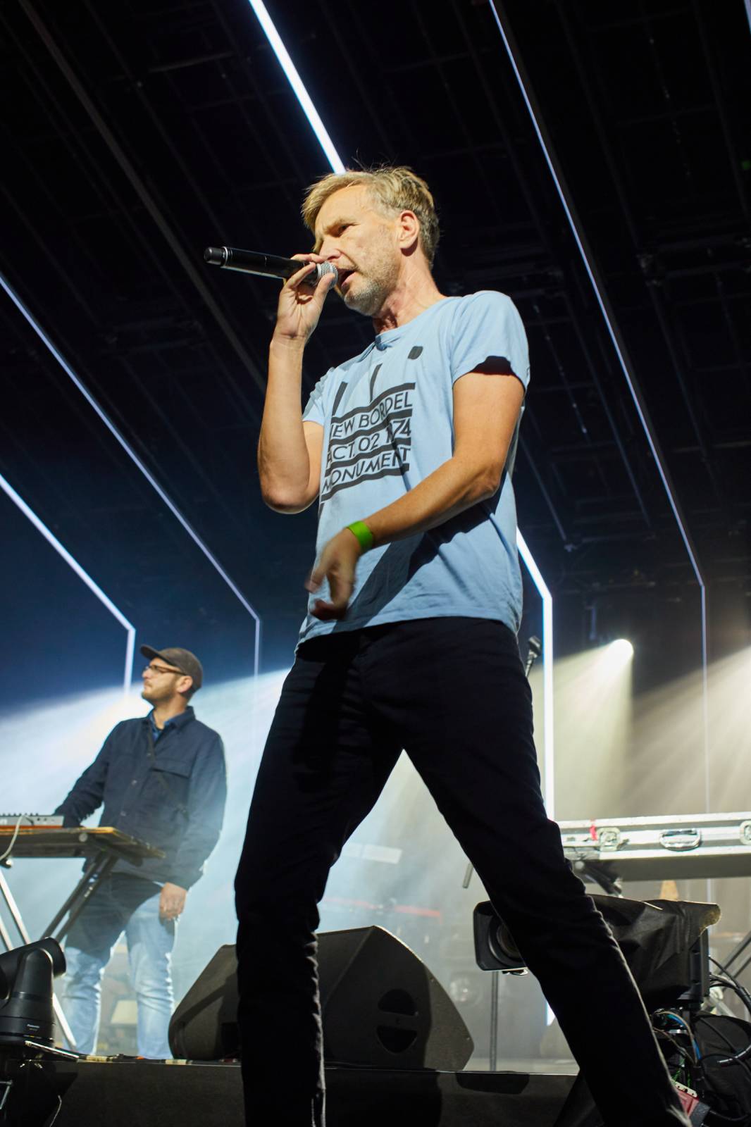 Přátelé a kolegové zavzpomínali v O2 universu na Mira Žbirku