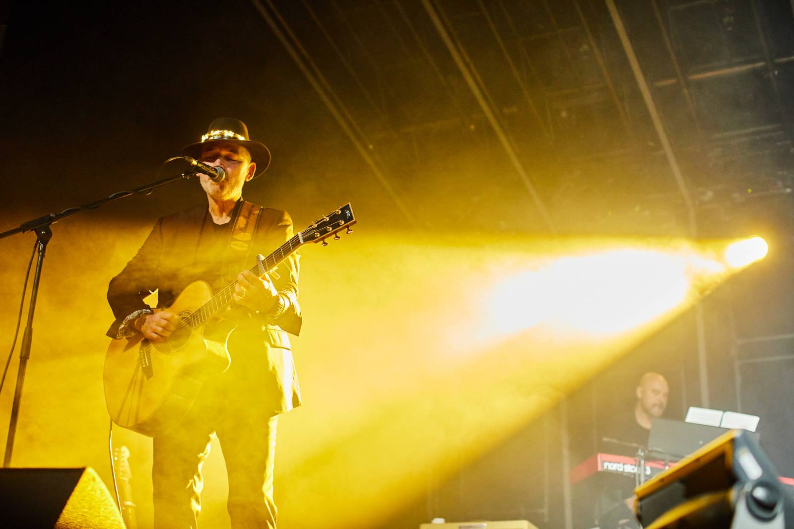 Přátelé a kolegové zavzpomínali v O2 universu na Mira Žbirku