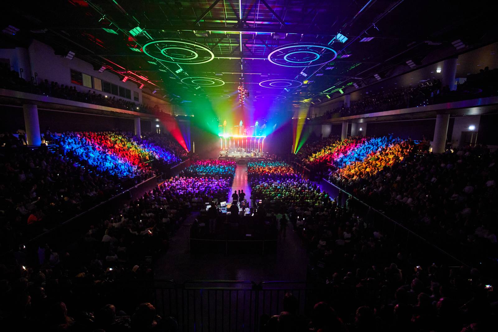 Přátelé a kolegové zavzpomínali v O2 universu na Mira Žbirku