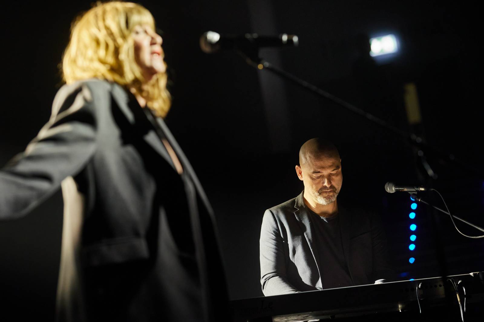 Přátelé a kolegové zavzpomínali v O2 universu na Mira Žbirku