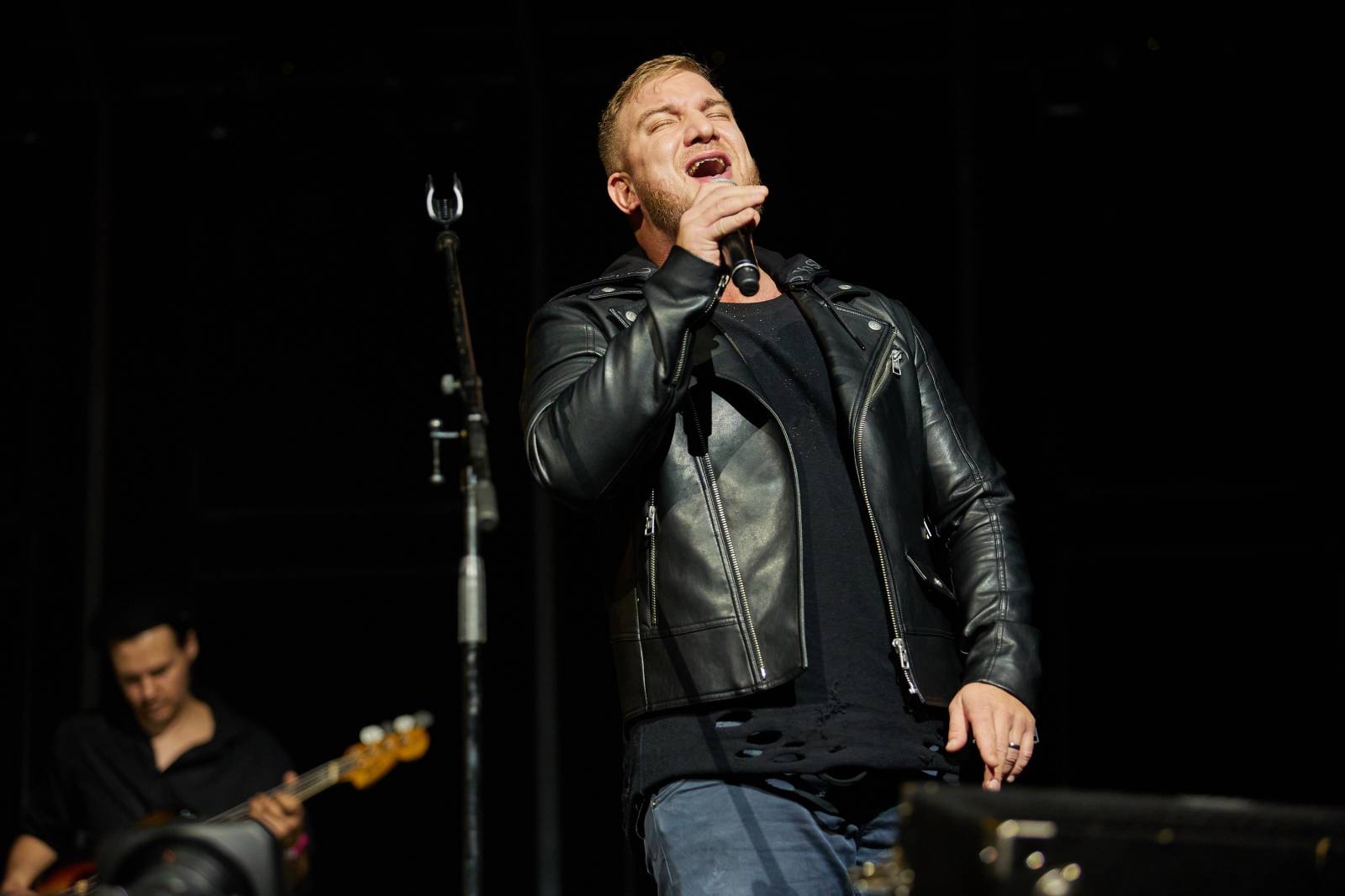 Přátelé a kolegové zavzpomínali v O2 universu na Mira Žbirku