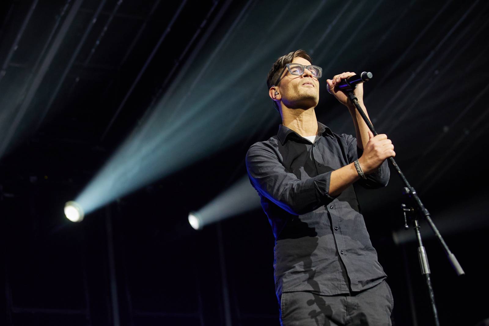 Přátelé a kolegové zavzpomínali v O2 universu na Mira Žbirku