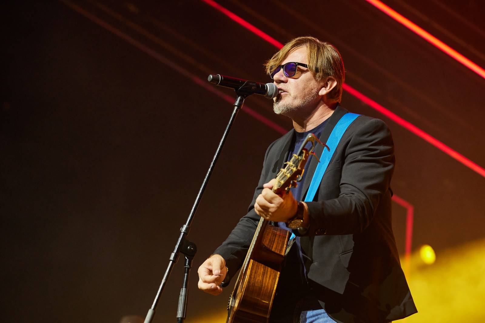 Přátelé a kolegové zavzpomínali v O2 universu na Mira Žbirku