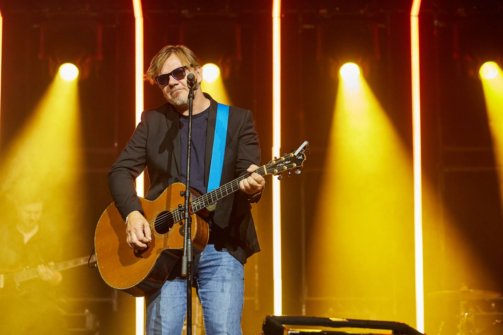 Přátelé a kolegové zavzpomínali v O2 universu na Mira Žbirku