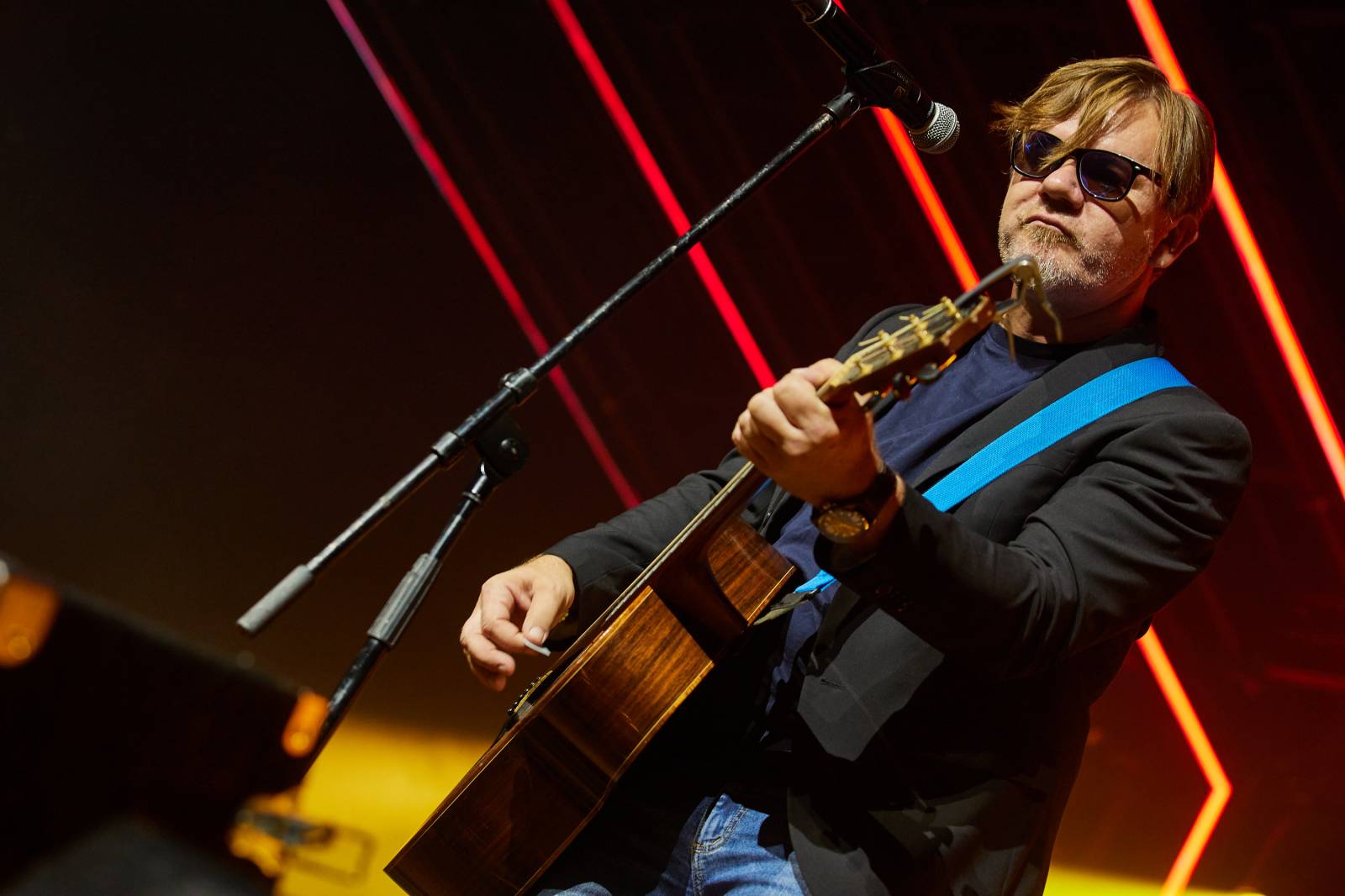 Přátelé a kolegové zavzpomínali v O2 universu na Mira Žbirku