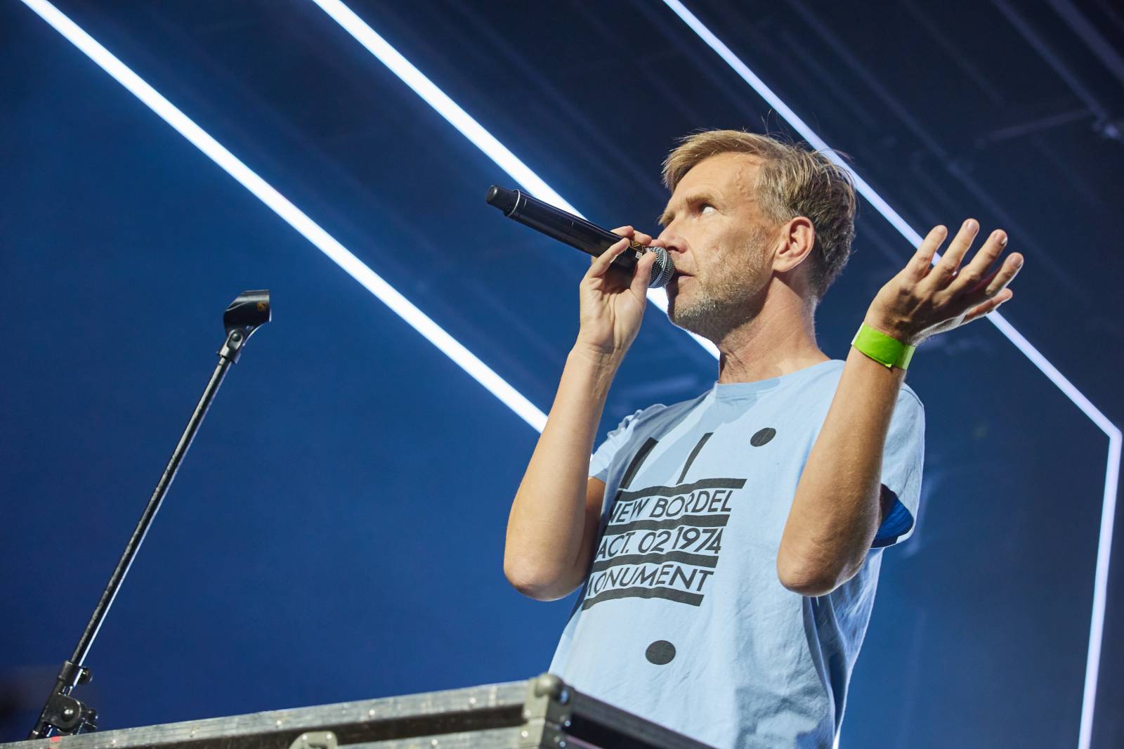 Přátelé a kolegové zavzpomínali v O2 universu na Mira Žbirku