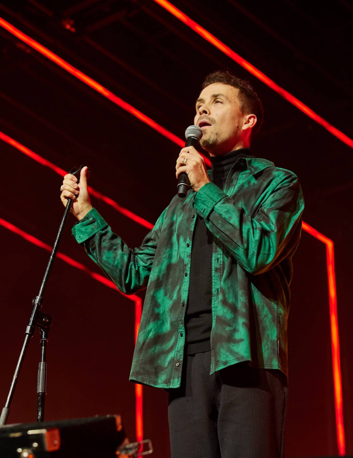 Přátelé a kolegové zavzpomínali v O2 universu na Mira Žbirku