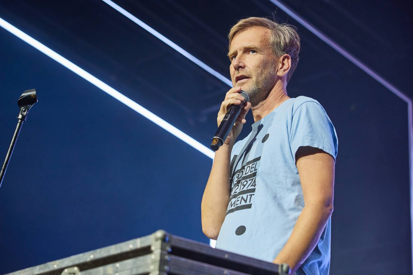 Přátelé a kolegové zavzpomínali v O2 universu na Mira Žbirku