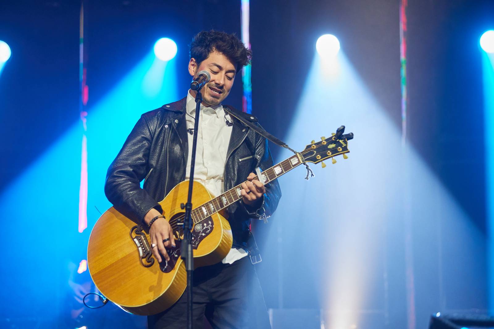 Přátelé a kolegové zavzpomínali v O2 universu na Mira Žbirku