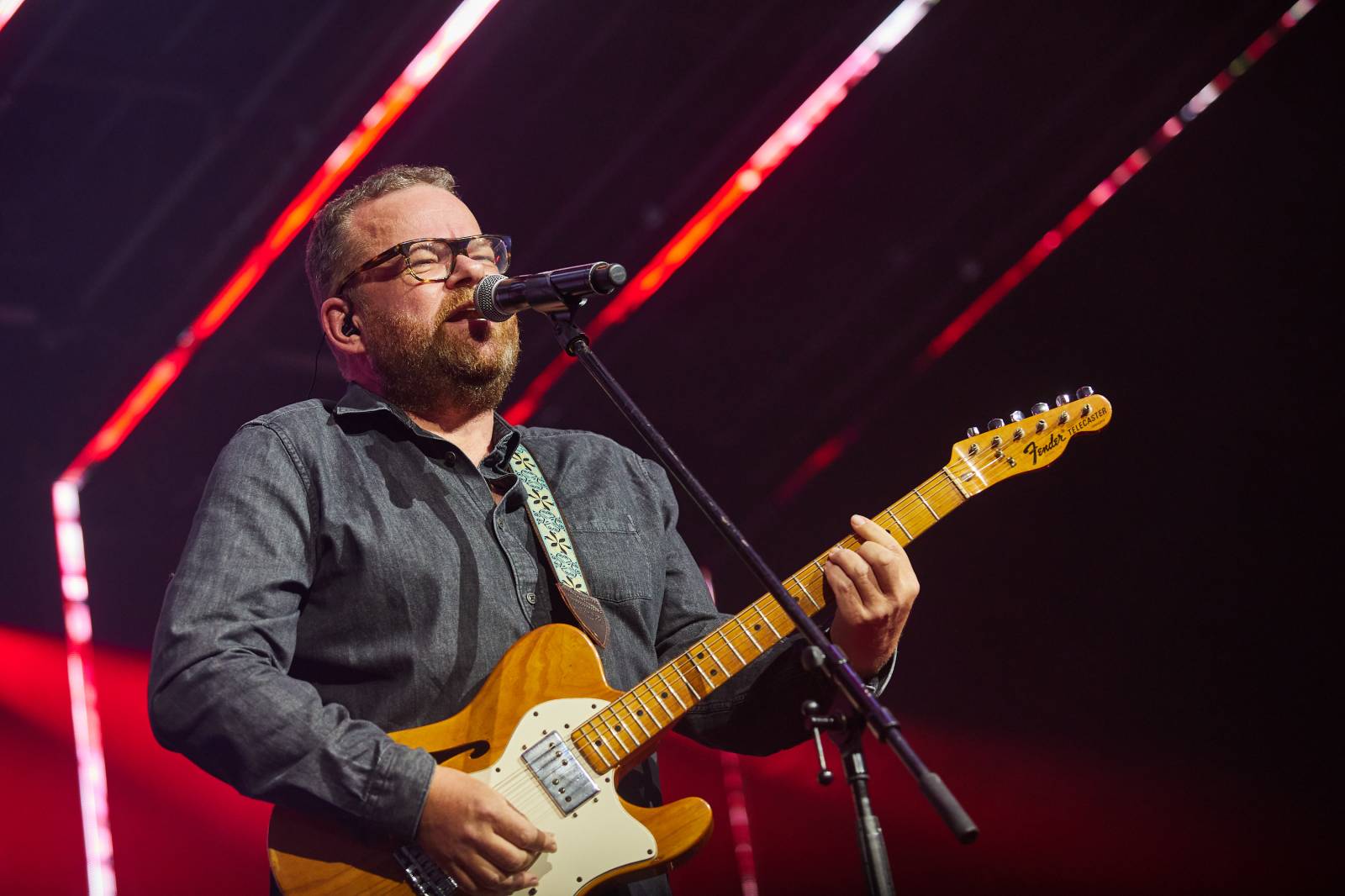 Přátelé a kolegové zavzpomínali v O2 universu na Mira Žbirku