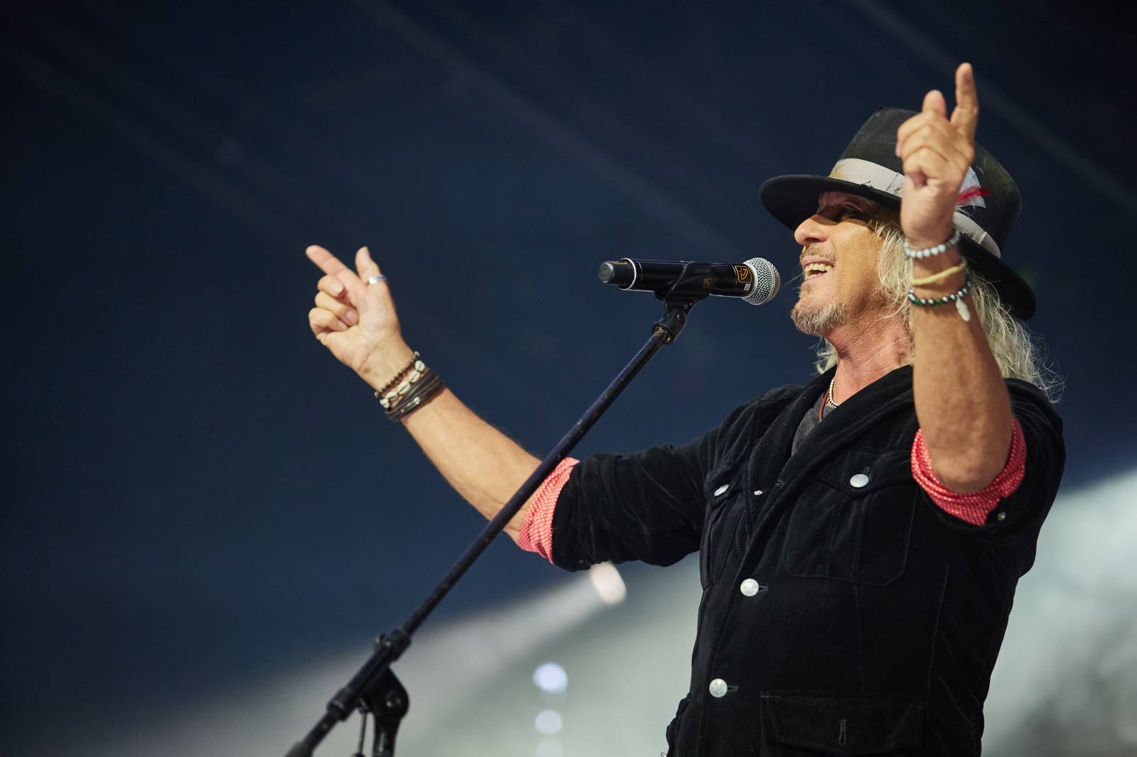 Přátelé a kolegové zavzpomínali v O2 universu na Mira Žbirku