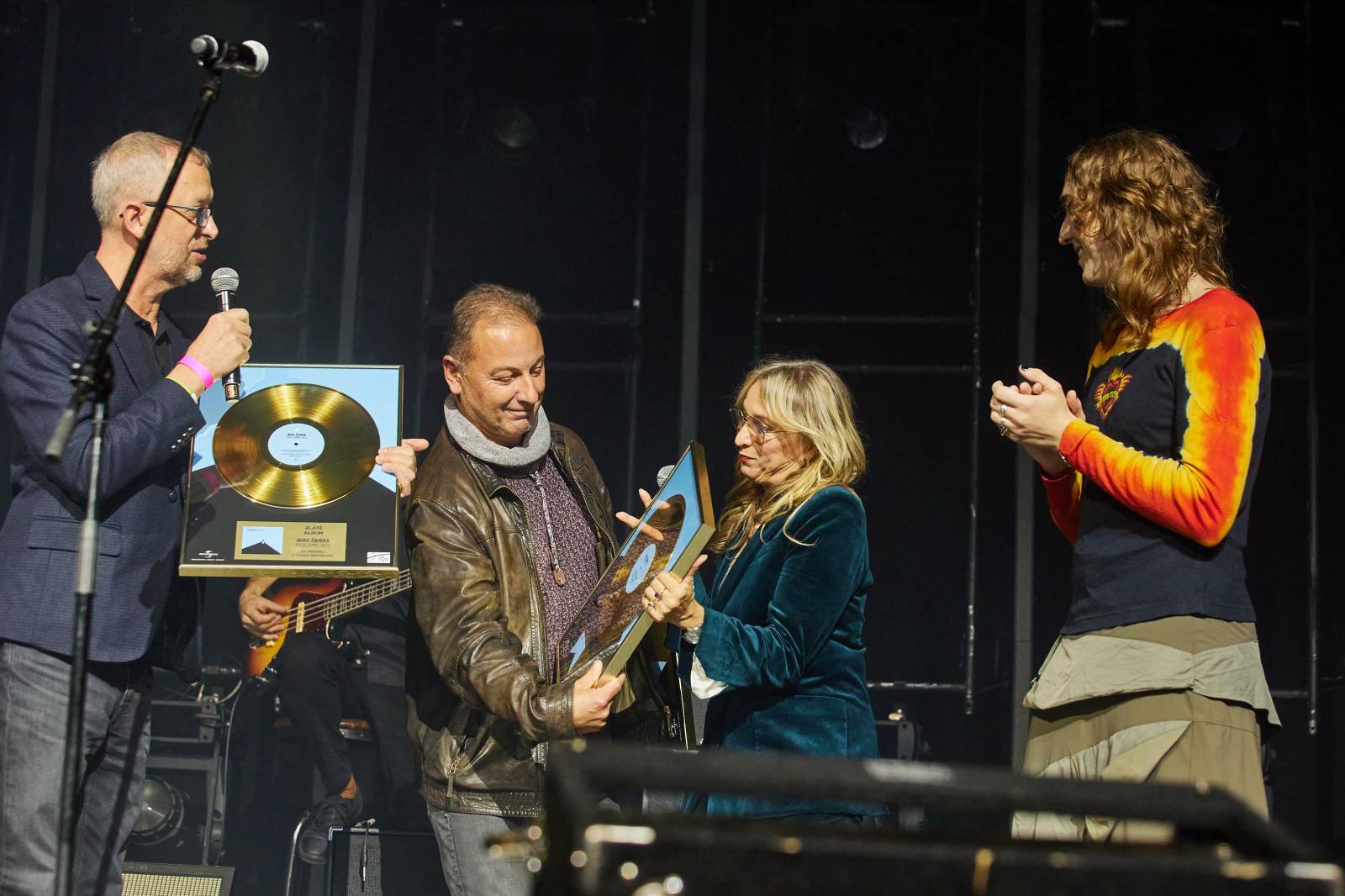 Přátelé a kolegové zavzpomínali v O2 universu na Mira Žbirku