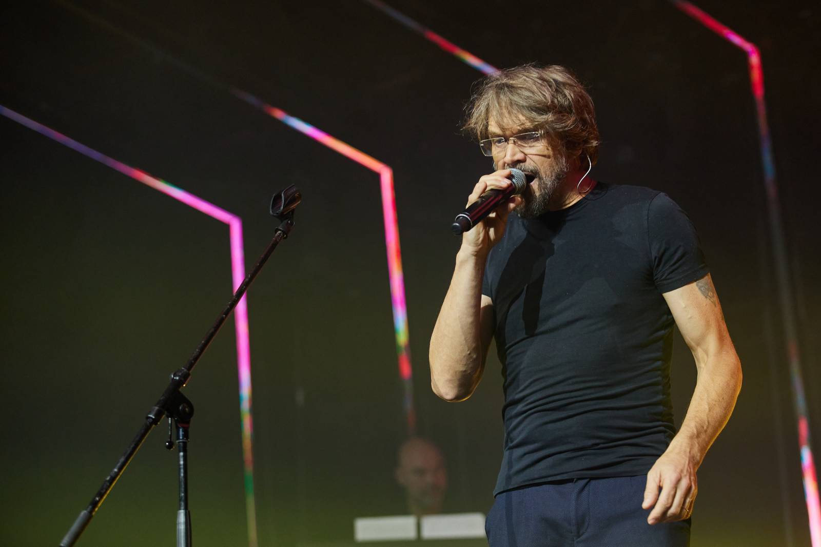 Přátelé a kolegové zavzpomínali v O2 universu na Mira Žbirku