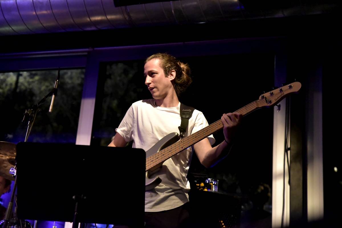 Vyprodaný Jazz Dock si vychutnal hráčské umění jazzového kytaristy Lee Ritenoura