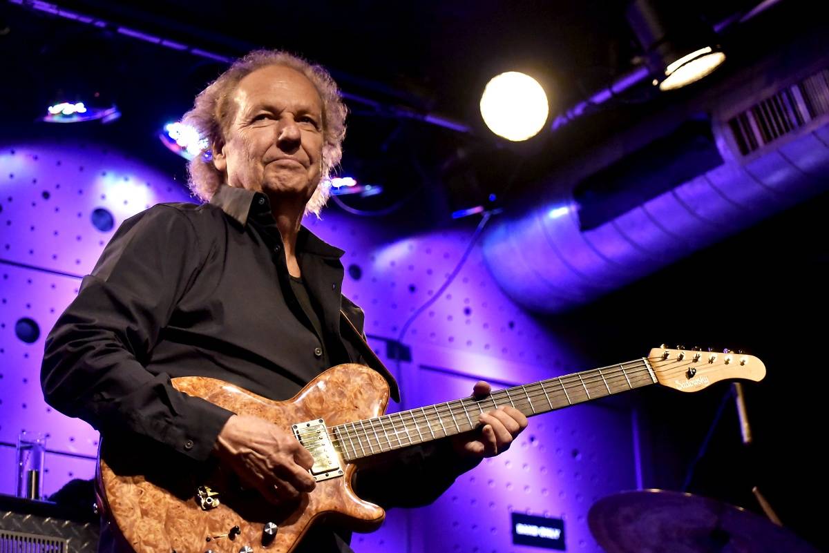 Vyprodaný Jazz Dock si vychutnal hráčské umění jazzového kytaristy Lee Ritenoura