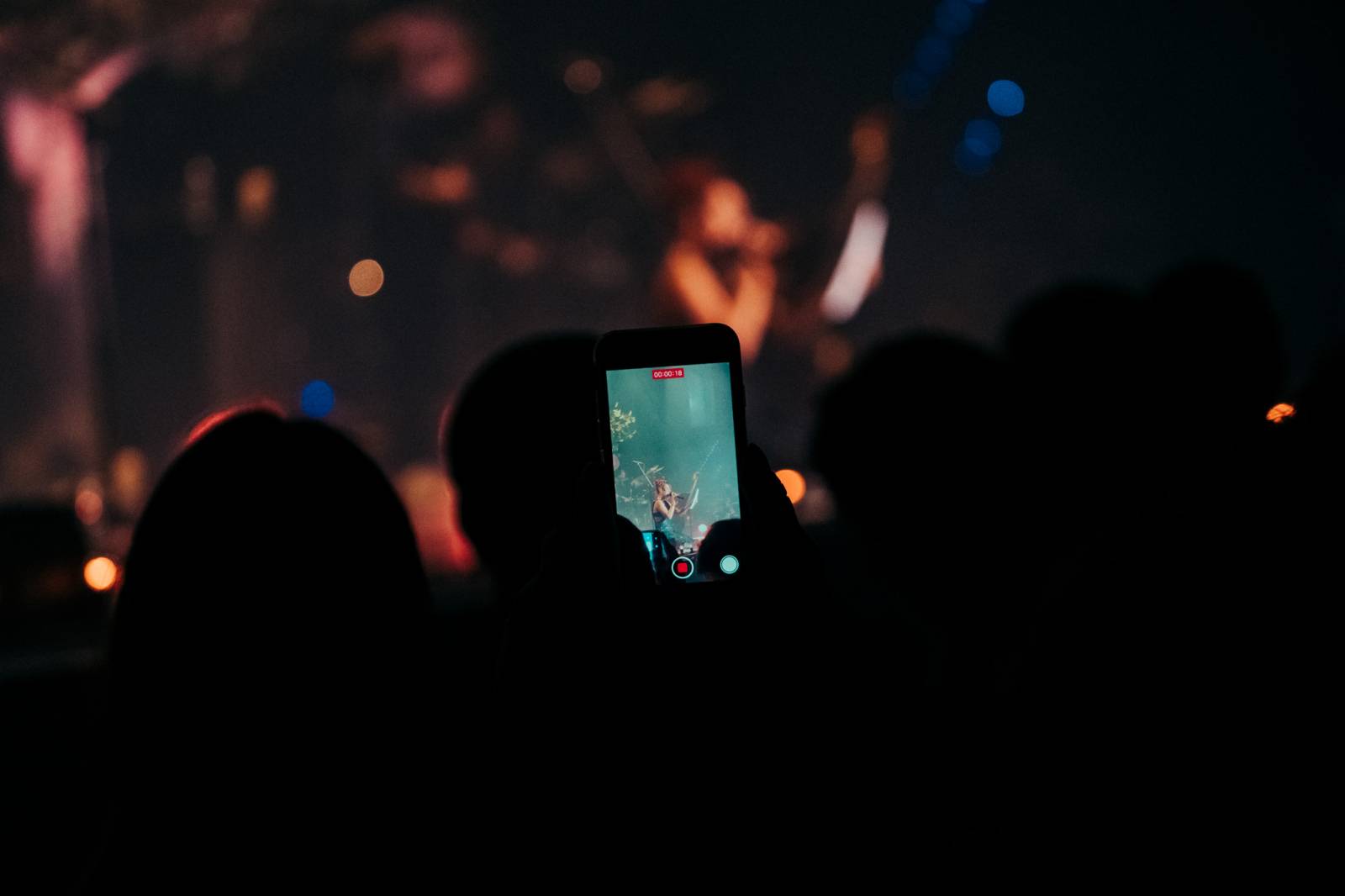Zaz před zraky českých fans složila poctu Edith Piaf a představila aktuální desku 