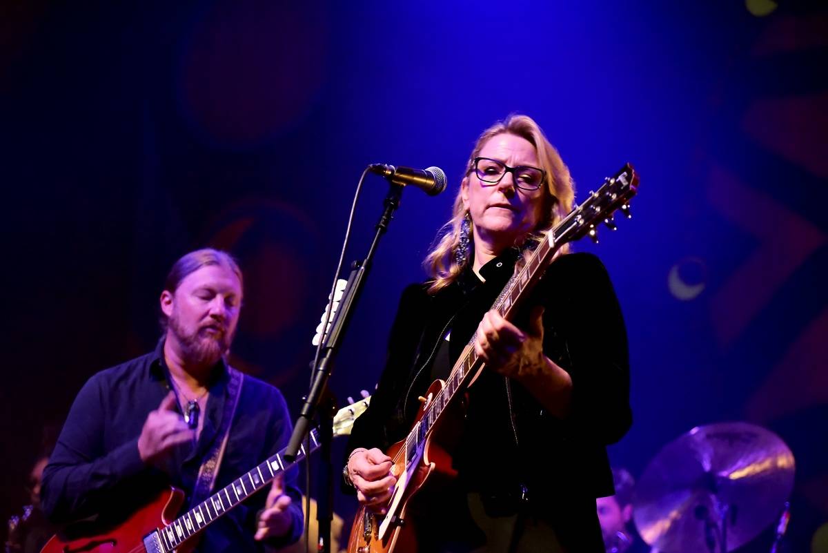 Bluesrockový kamion Tedeschi Trucks Band převálcoval Forum Karlín