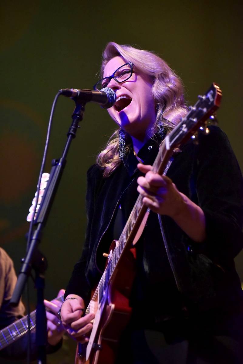 Bluesrockový kamion Tedeschi Trucks Band převálcoval Forum Karlín