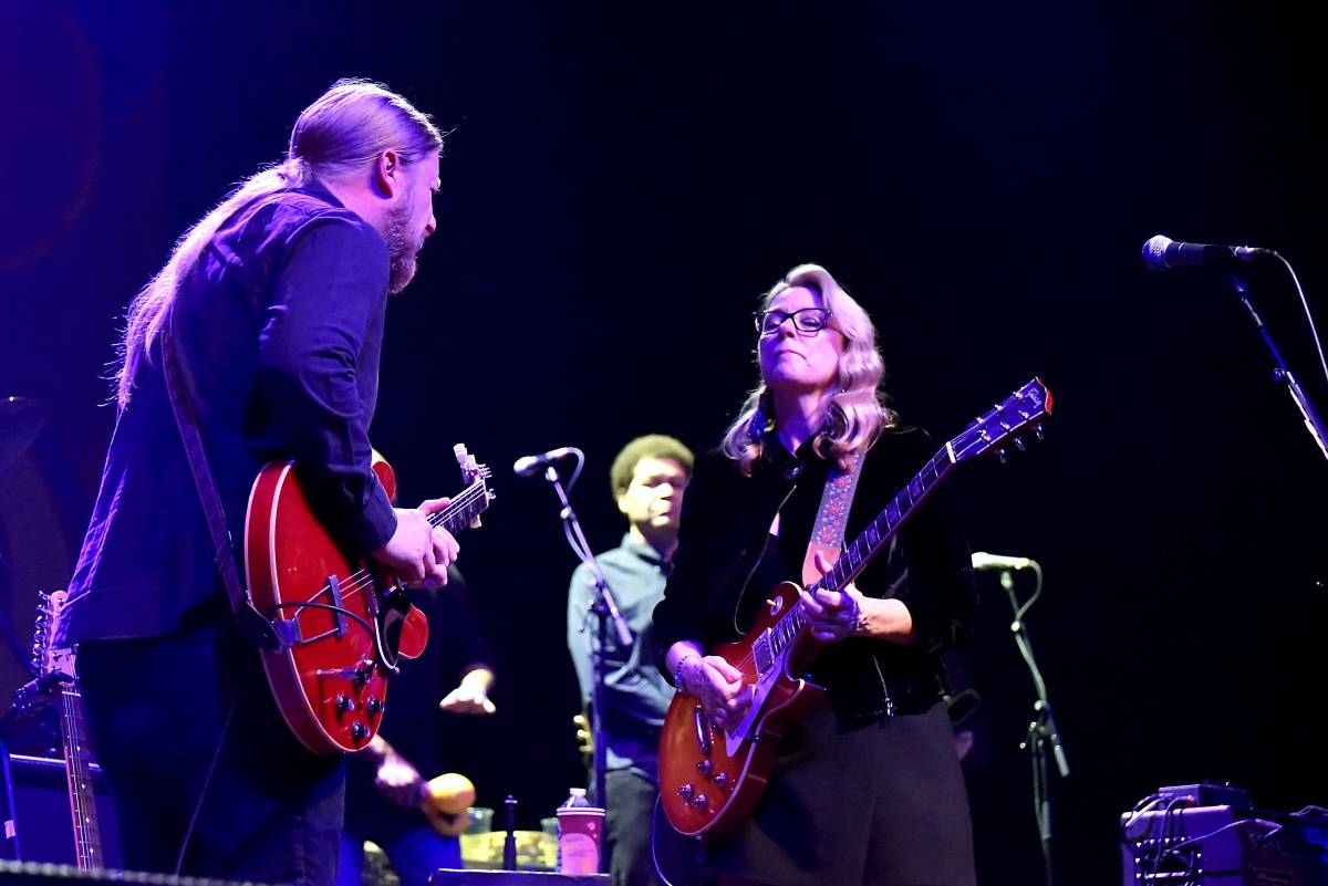 Bluesrockový kamion Tedeschi Trucks Band převálcoval Forum Karlín