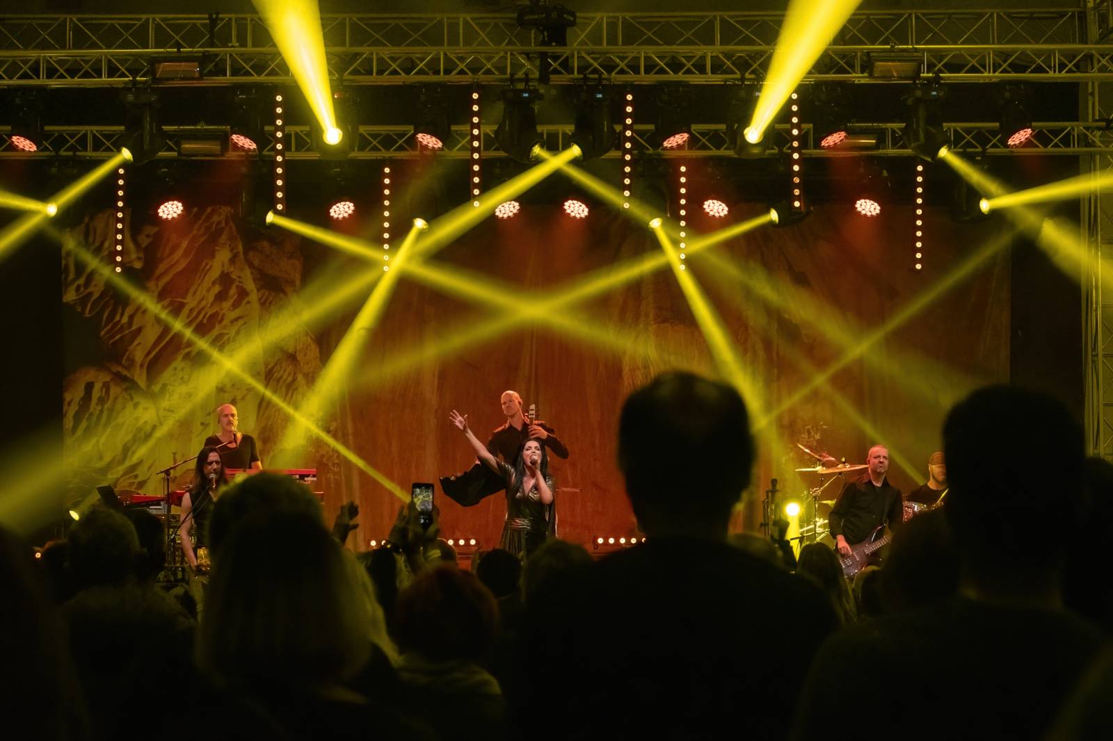 Královna severu Tarja Turunen měla v Pardubicích energie na rozdávání