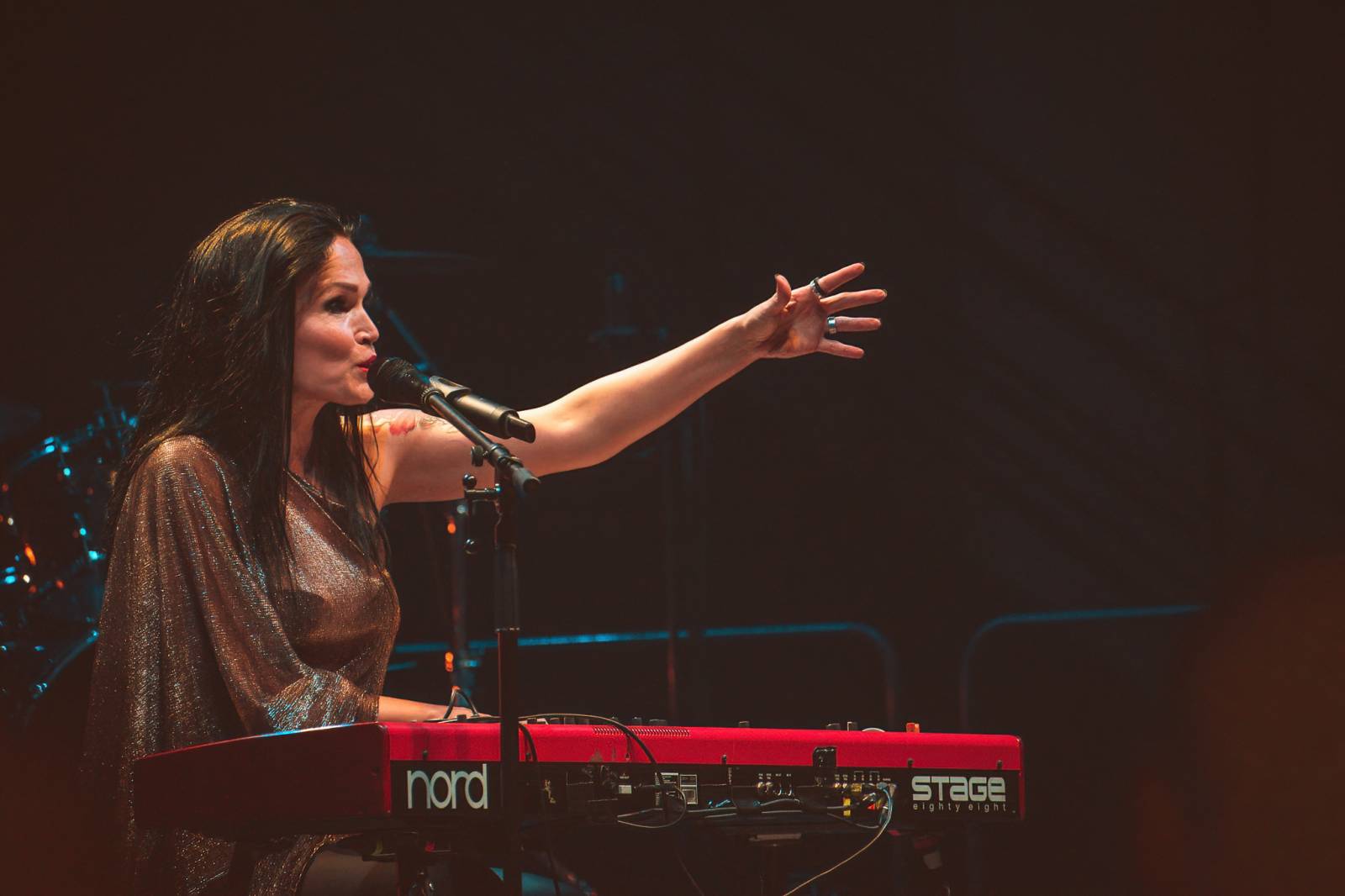 Královna severu Tarja Turunen měla v Pardubicích energie na rozdávání