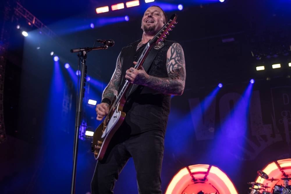 Volbeat roztřásli O2 universum svým heavymetalem