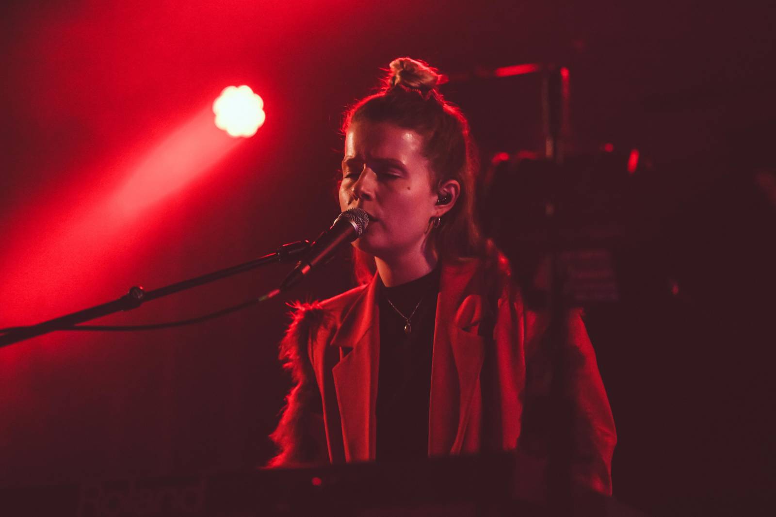 Frontman Blackout Problems se v Berlíně nechal nosit na rukou