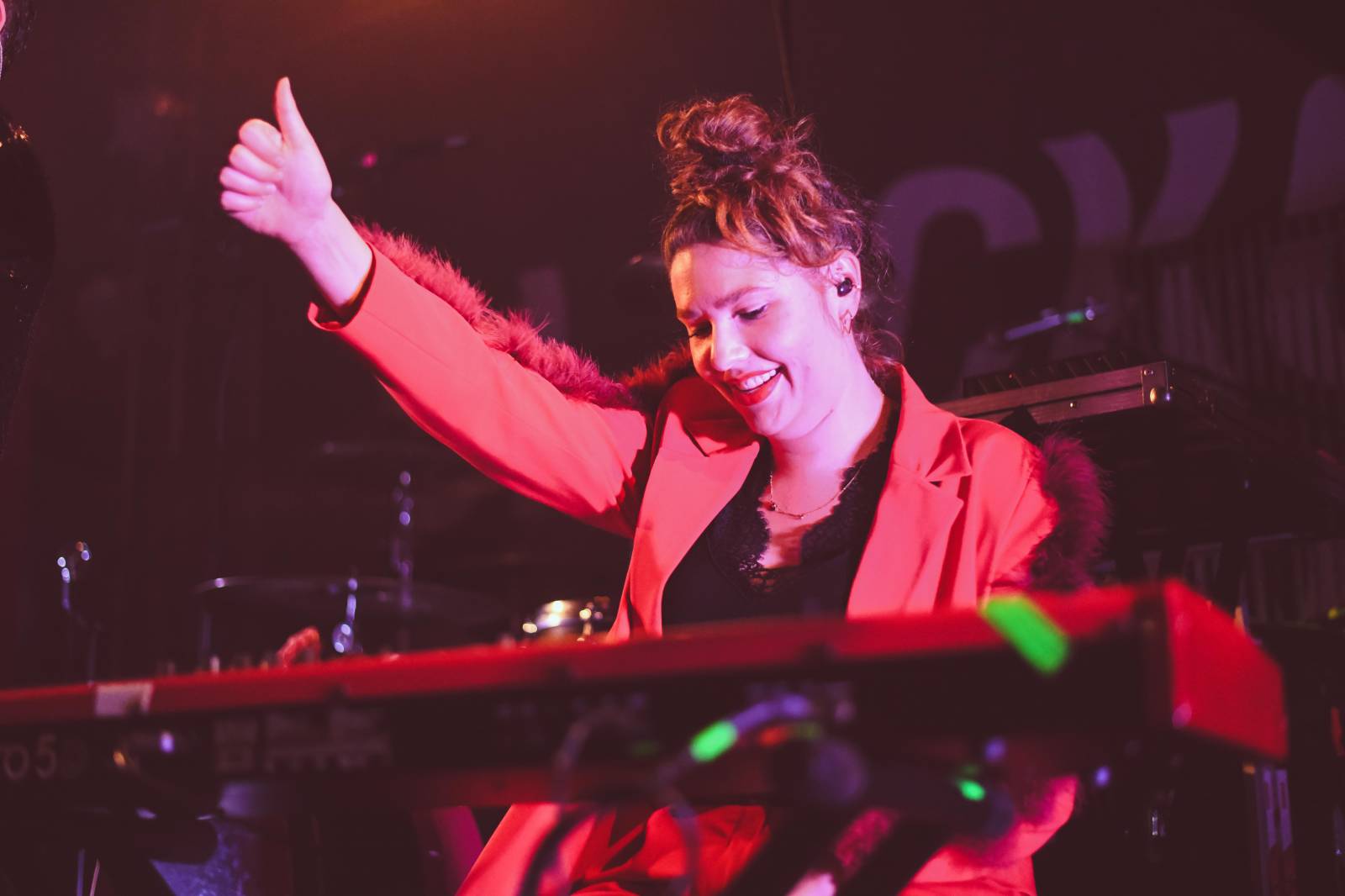 Frontman Blackout Problems se v Berlíně nechal nosit na rukou