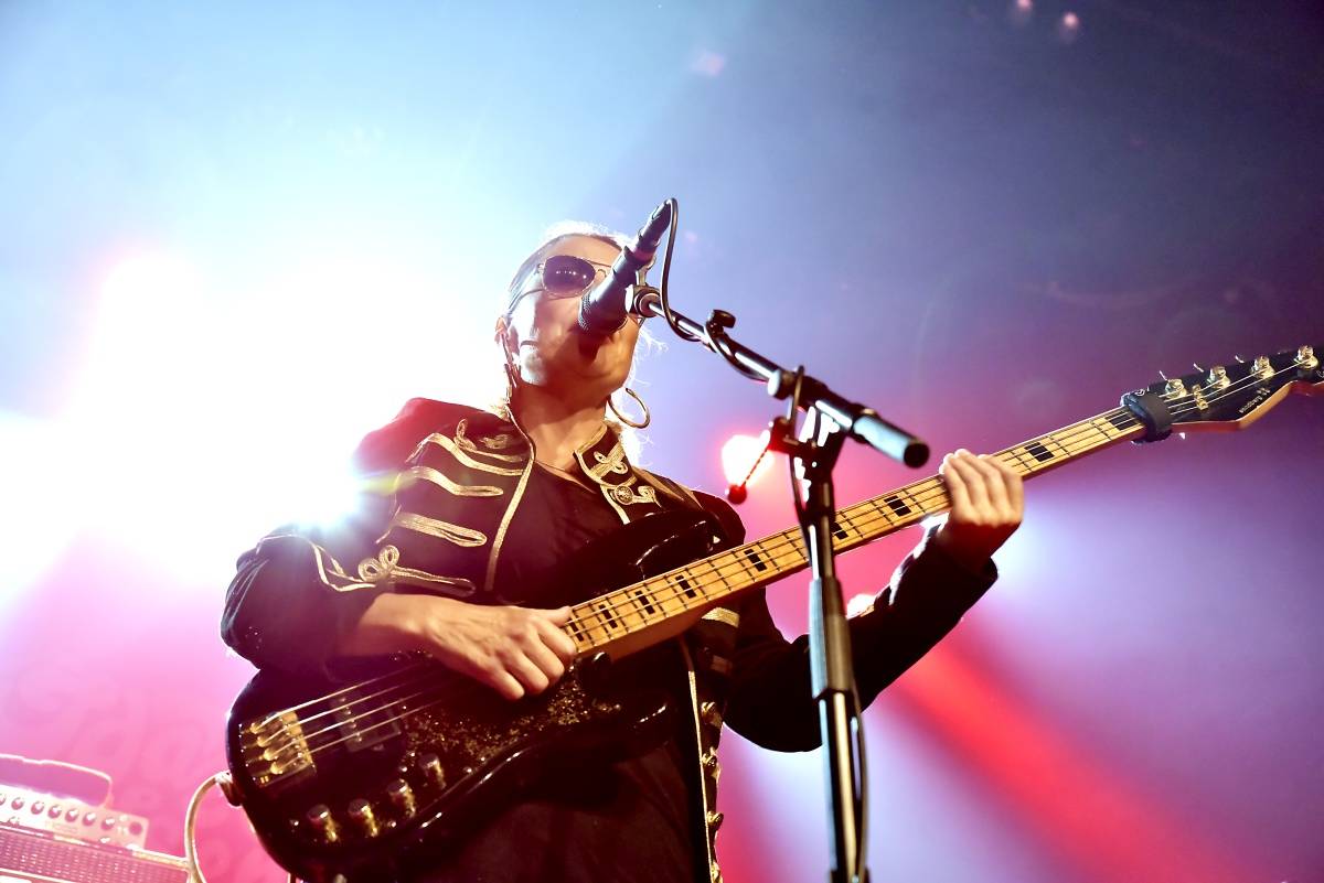 Princova baskytaristka Ida Nielsen zazářila v Praze