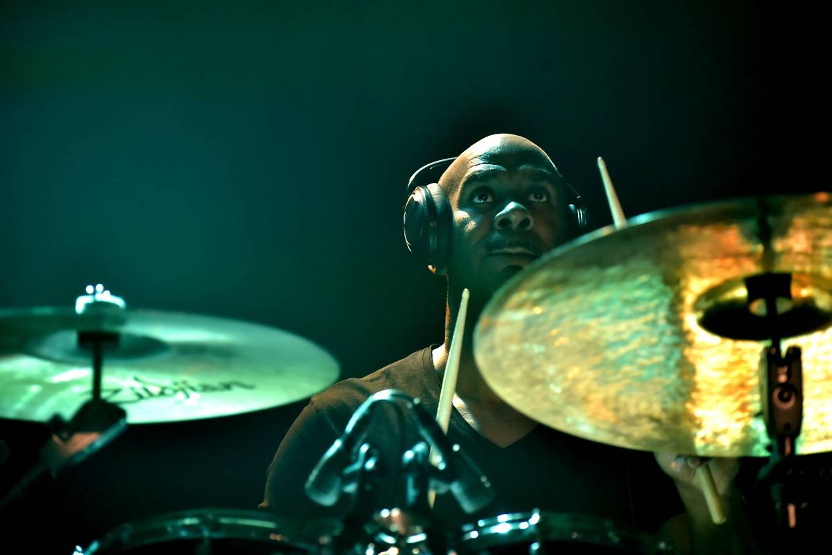 Princova baskytaristka Ida Nielsen zazářila v Praze