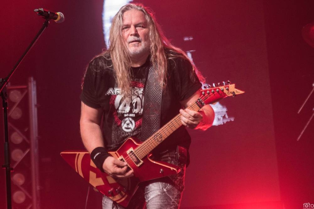 Arakain rozburácel Polnou u Jihlavy, předskakovali mu Booters