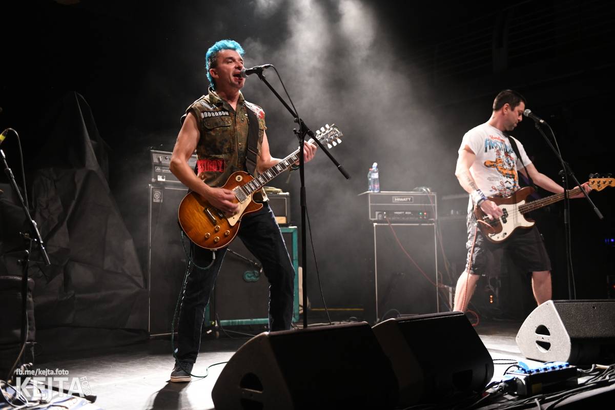 Punkoví Toy Dolls zaplnili pražské Divadlo Archa