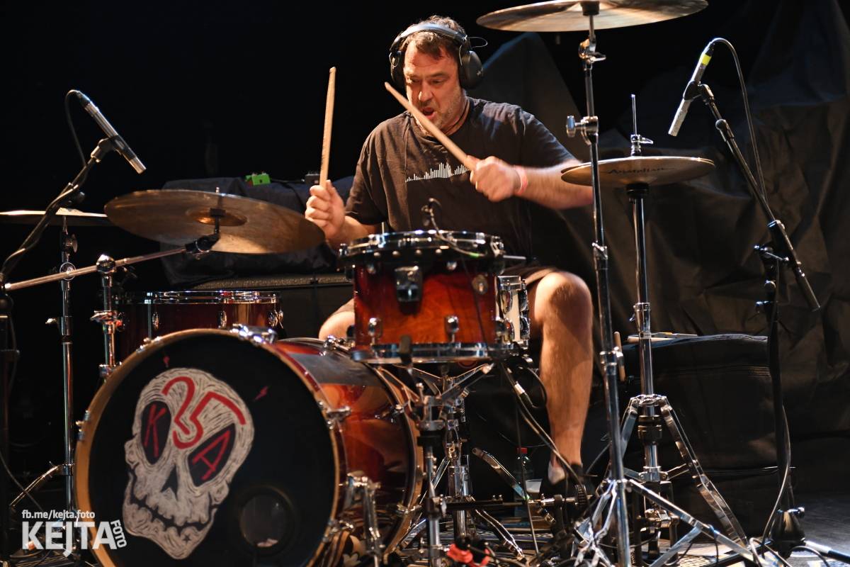 Punkoví Toy Dolls zaplnili pražské Divadlo Archa