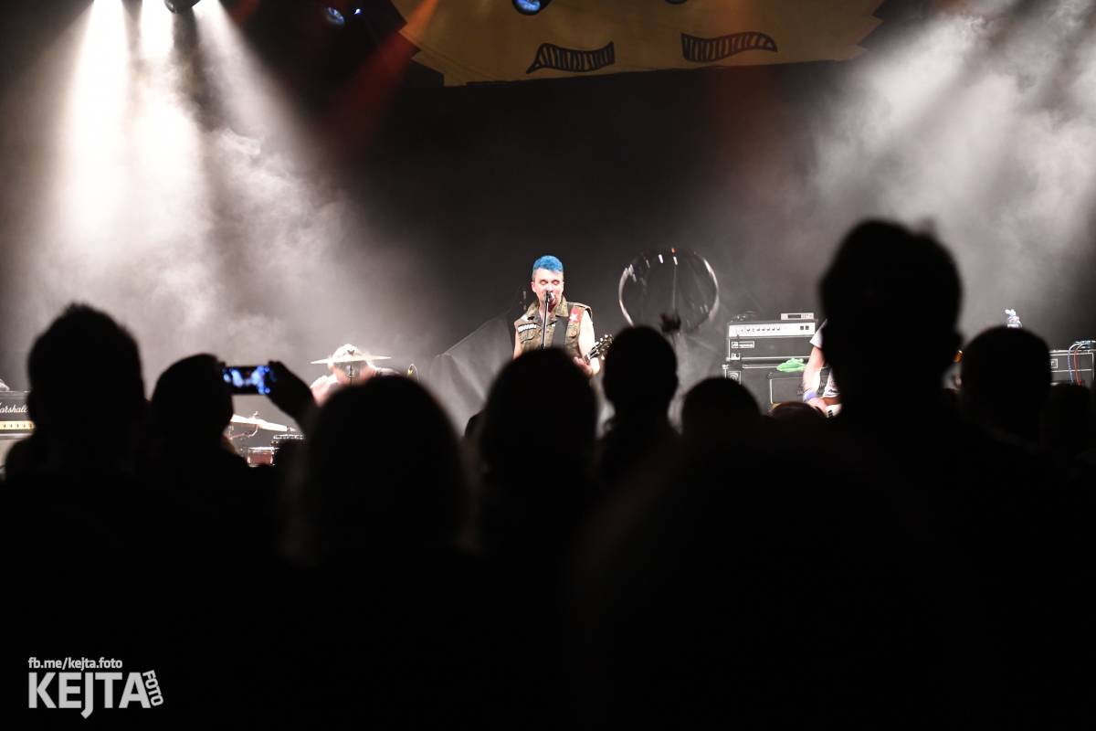 Punkoví Toy Dolls zaplnili pražské Divadlo Archa