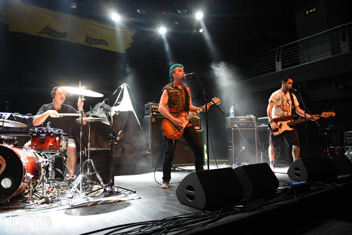 Punkoví Toy Dolls zaplnili pražské Divadlo Archa