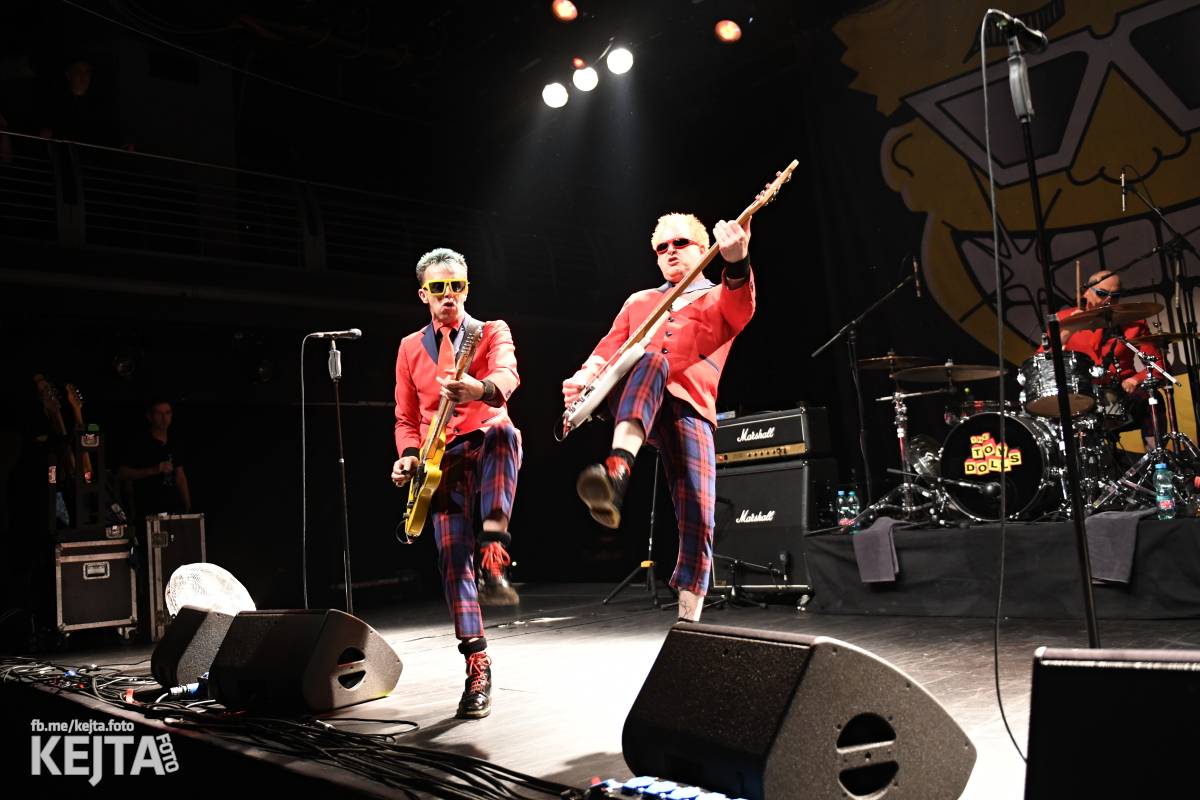 Punkoví Toy Dolls zaplnili pražské Divadlo Archa